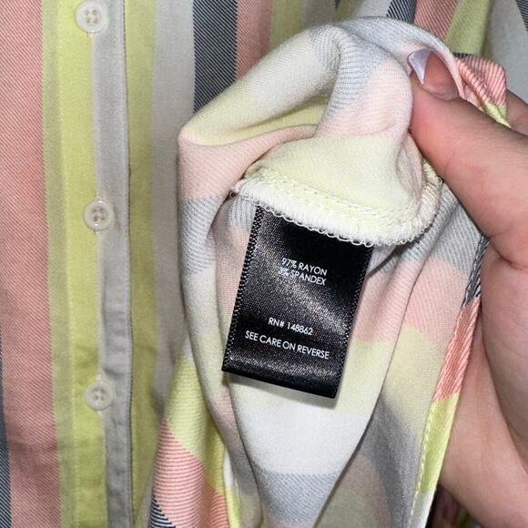 Torrid Pastel Striped Long Sleeve Button Up Blouse Soft/Lightweight Size 1X - Picture 5 of 6
